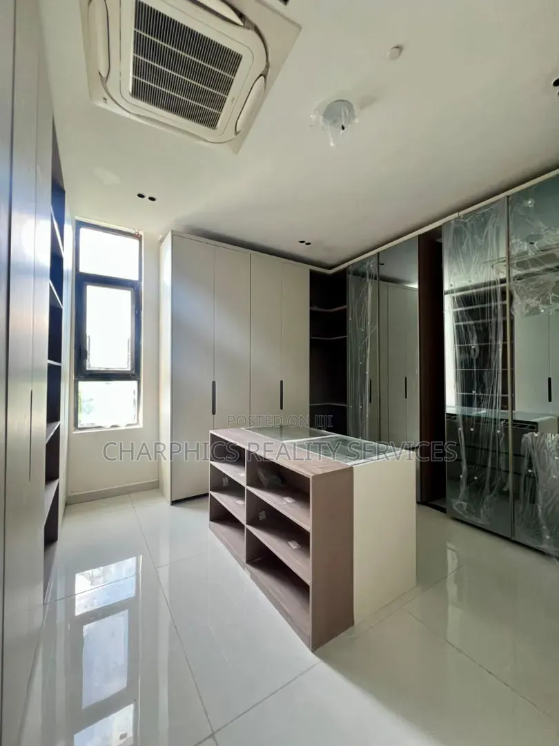 5bdrm Duplex in Old Ikoyi for sale