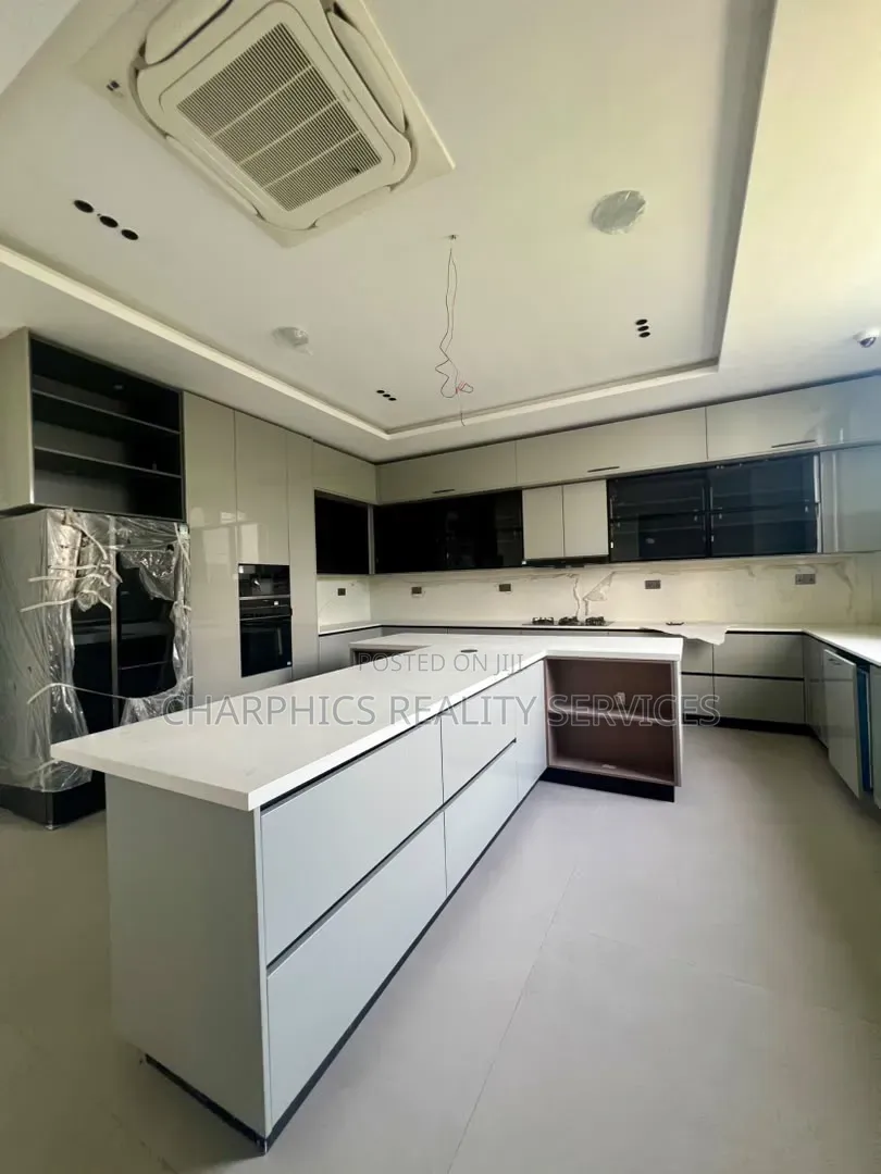 5bdrm Duplex in Old Ikoyi for sale