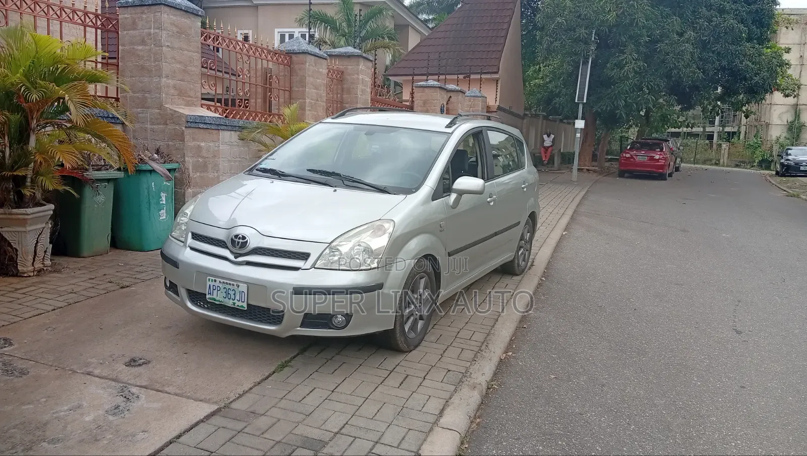 Toyota Verso 2010 Silver