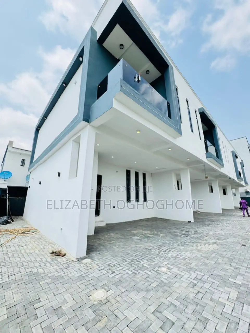 4bdrm Duplex in Lafiaji for rent