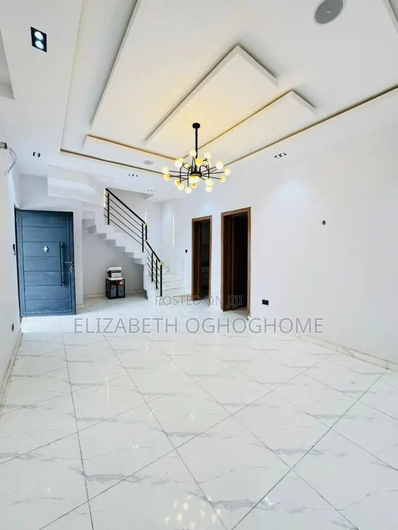 4bdrm Duplex in Lafiaji for rent