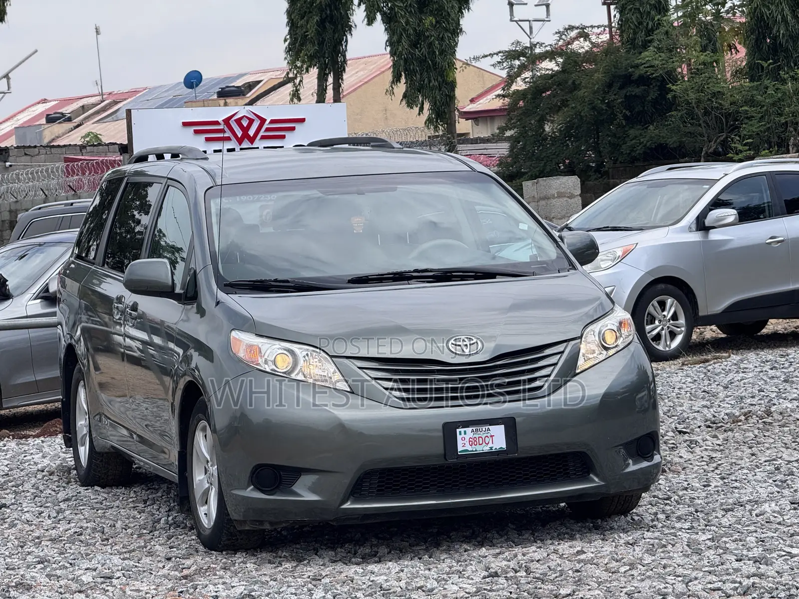 Toyota Sienna LE 7 Passenger Mobility 2011 Gray