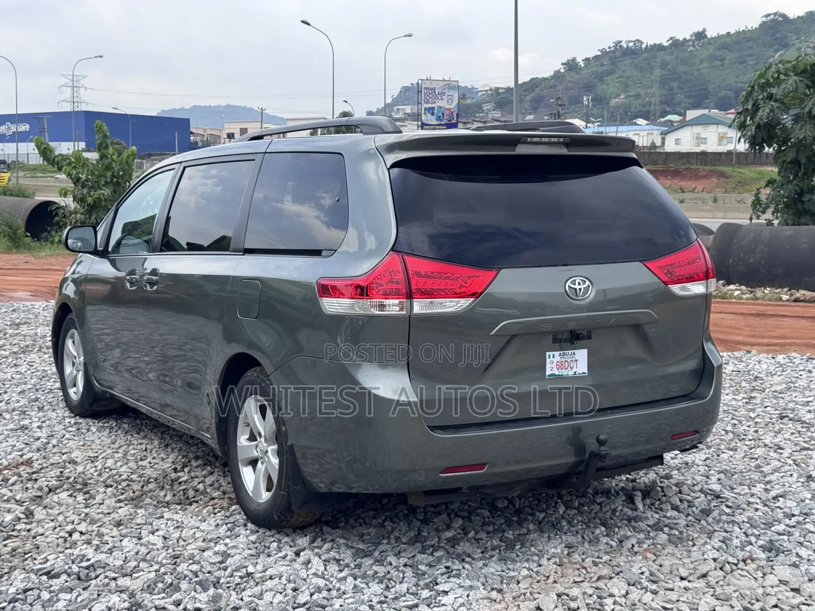 Toyota Sienna LE 7 Passenger Mobility 2011 Gray