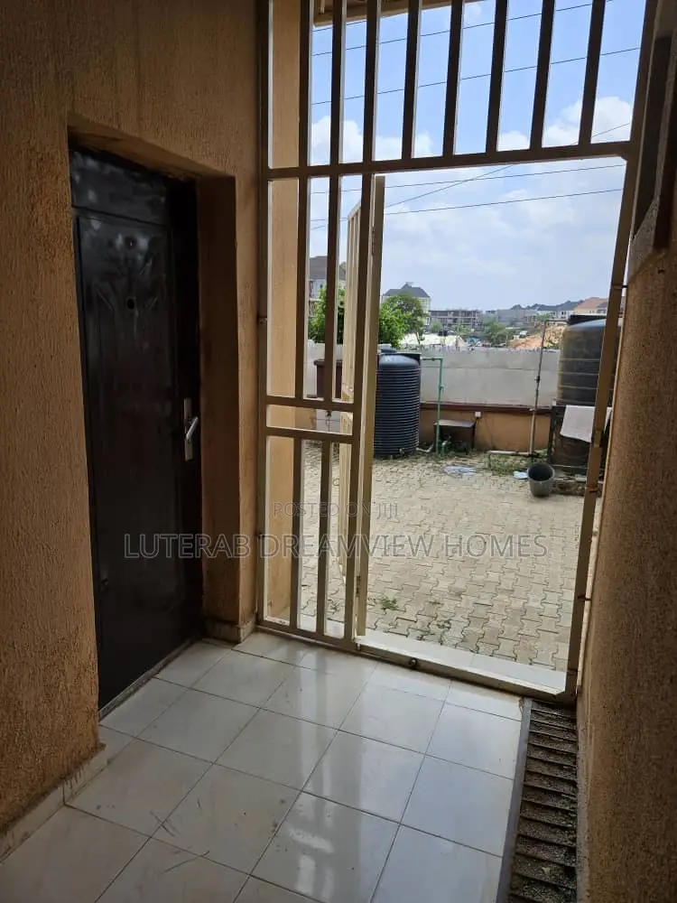 1bdrm Block of Flats in Mabushi for rent