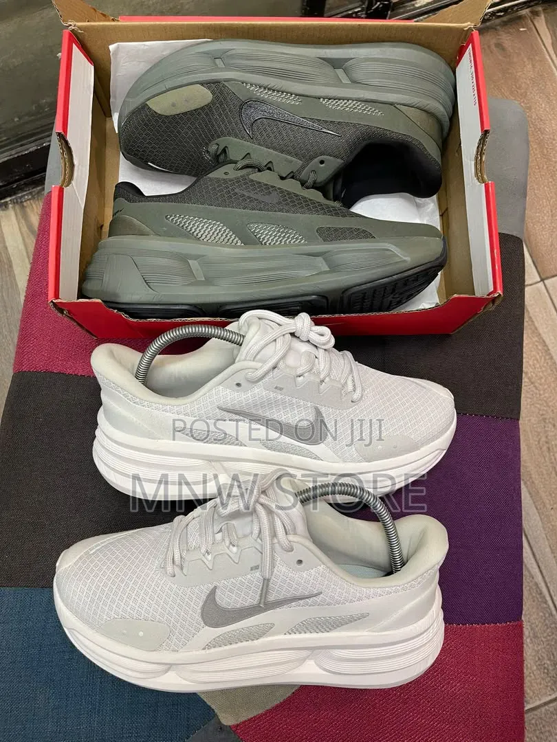 Nike Comfort Easy on Runner Sneakers . 40-45