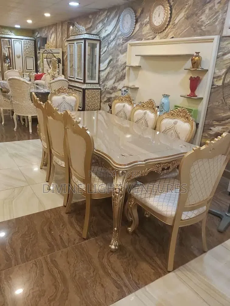 8 Seaters Royal Dining Set