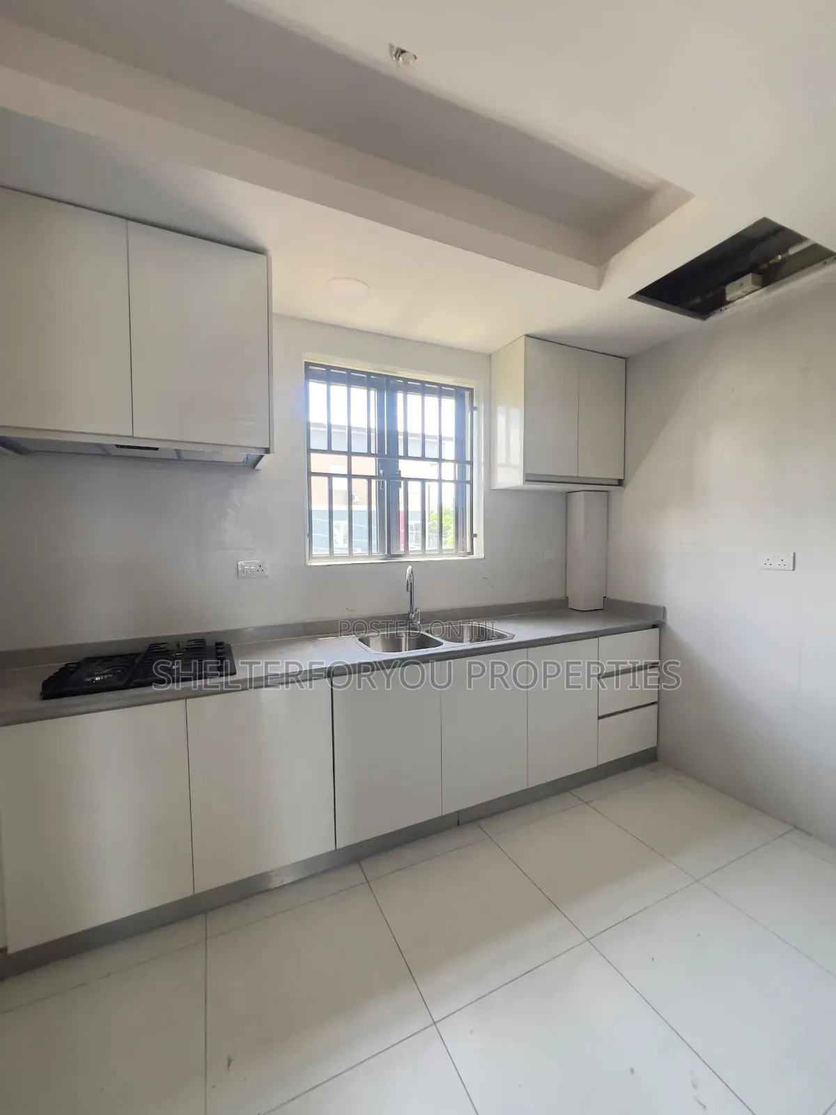 3bdrm House in Lekki Phase 1 for rent