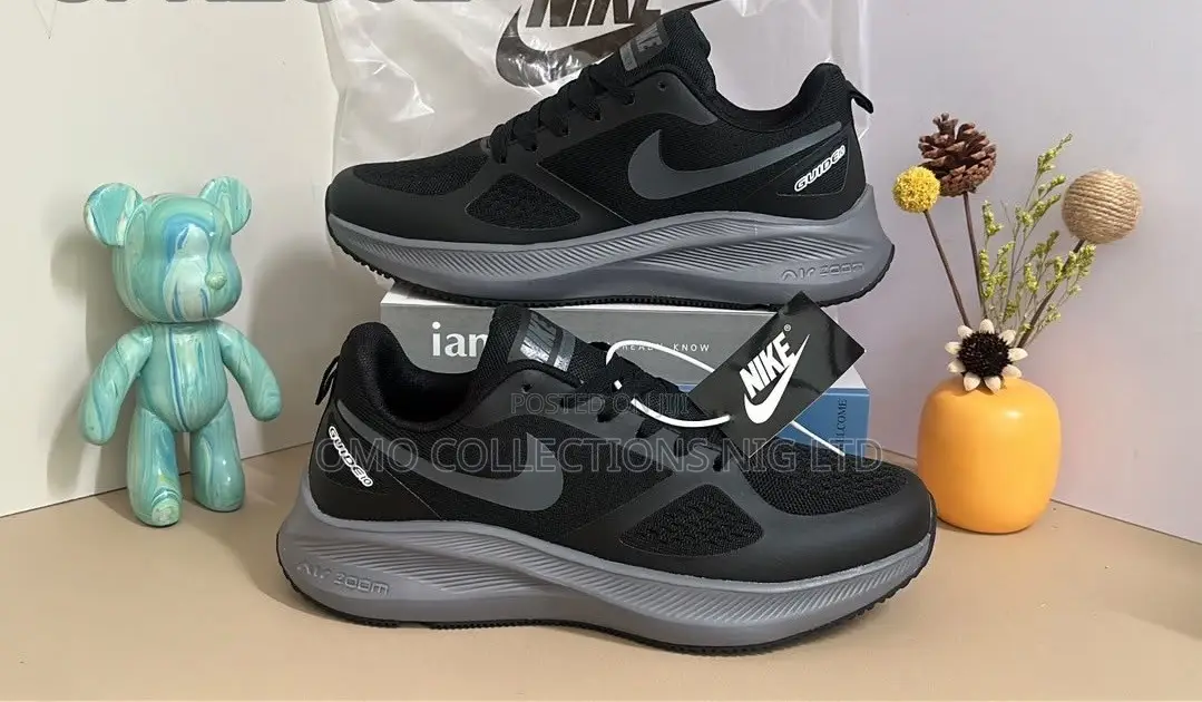 Nike Men’s Black Comfortable Sneakers – Fully Boxed