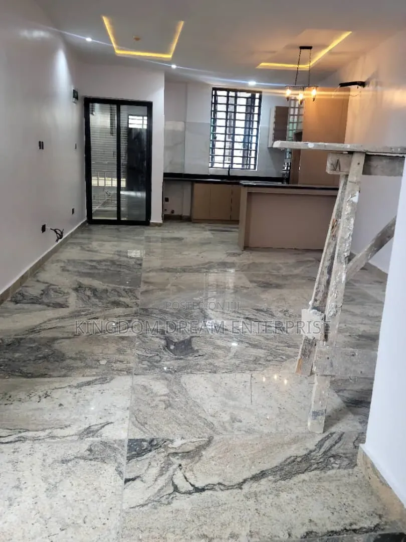 2bdrm Apartment in Lekki Lagos, Ikate for rent