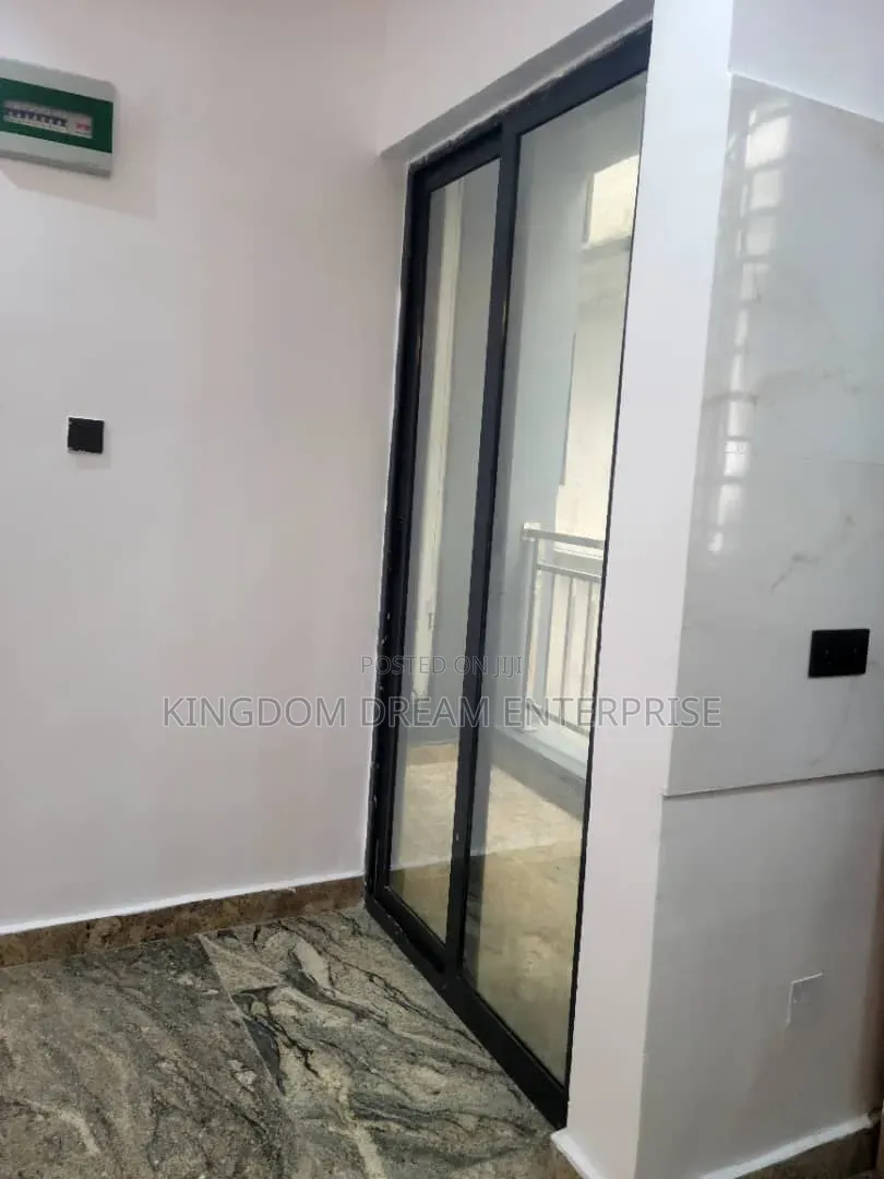 2bdrm Apartment in Lekki Lagos, Ikate for rent