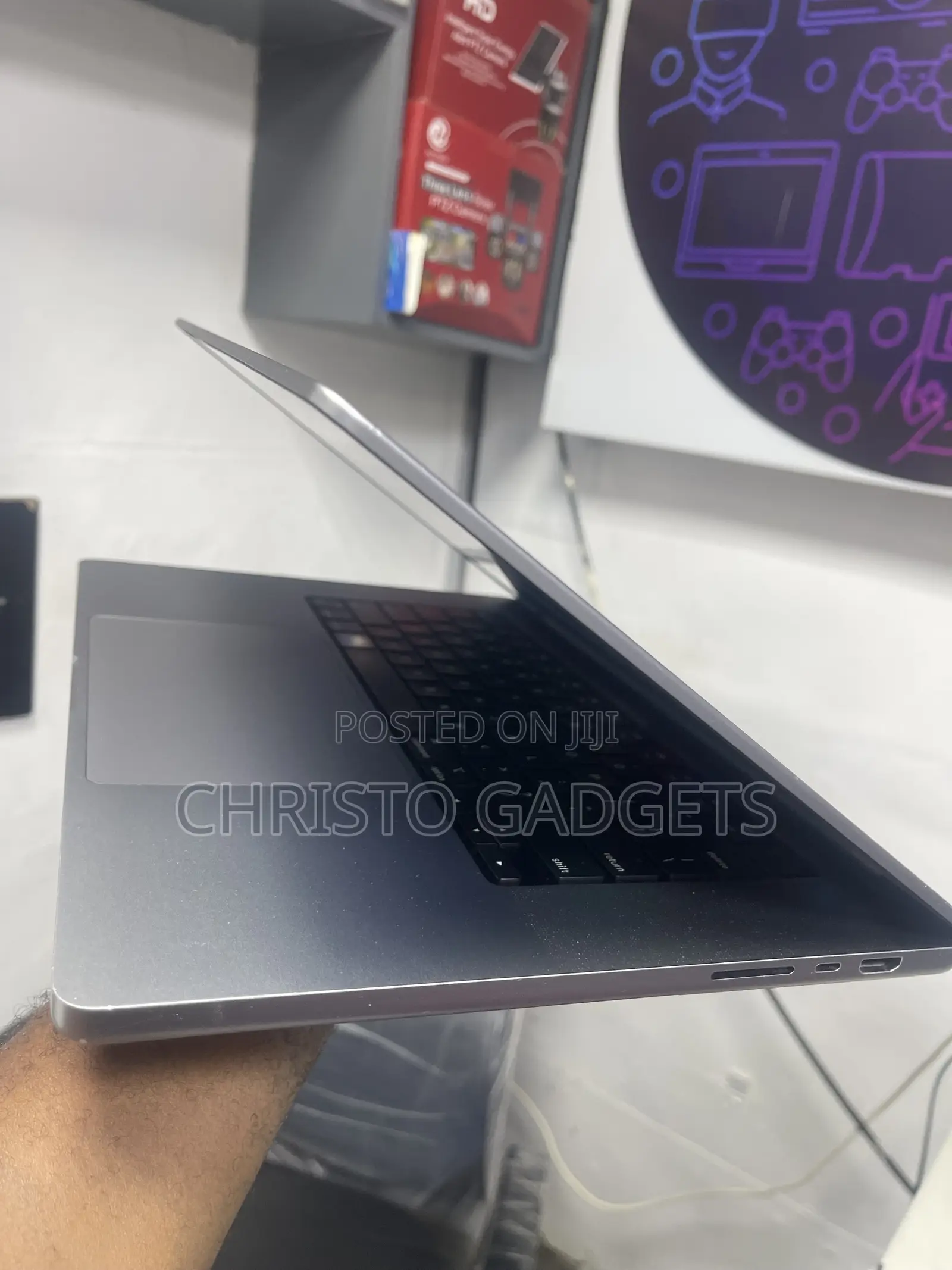 Laptop Apple MacBook Pro 2021 M1 Max 64GB Apple M1 SSD 1T