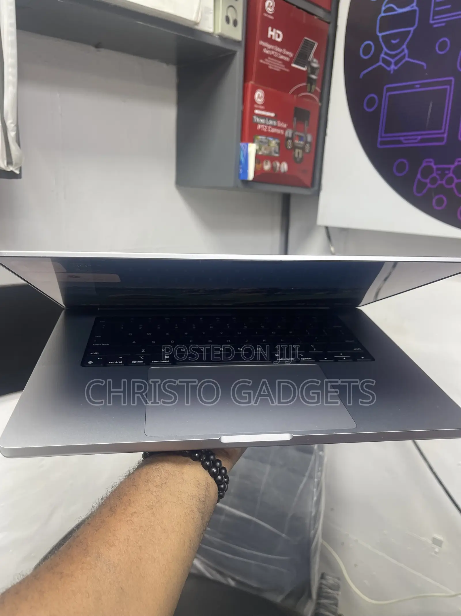Laptop Apple MacBook Pro 2021 M1 Max 64GB Apple M1 SSD 1T