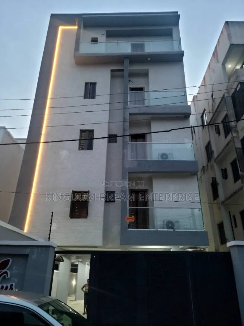 1bdrm Apartment in Lekki Phase 1 Lagos for rent