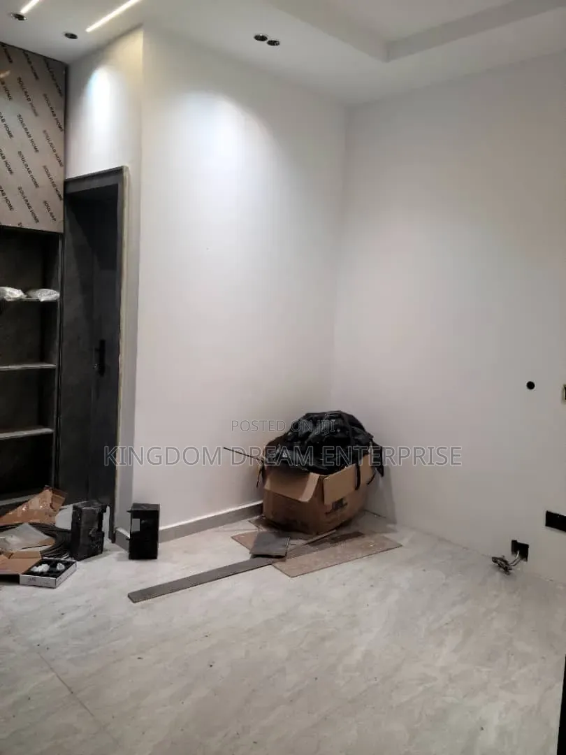 1bdrm Apartment in Lekki Phase 1 Lagos for rent