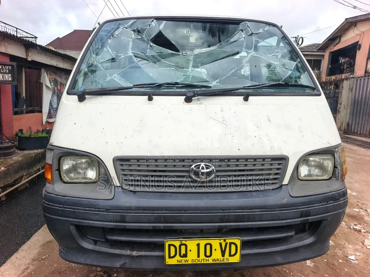 Toyota HiAce 2000 White