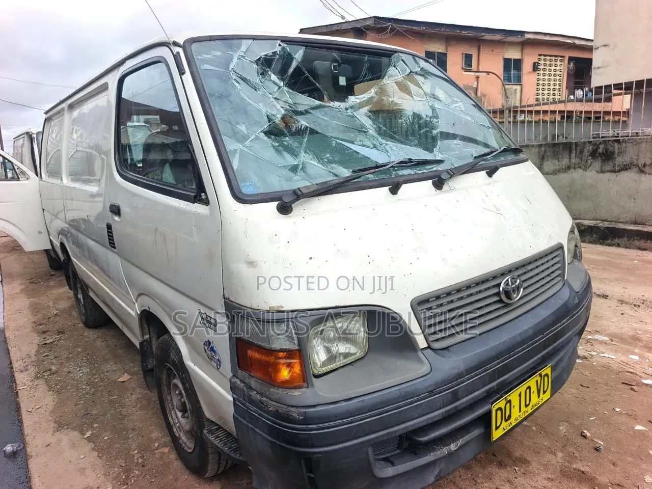 Toyota HiAce 2000 White