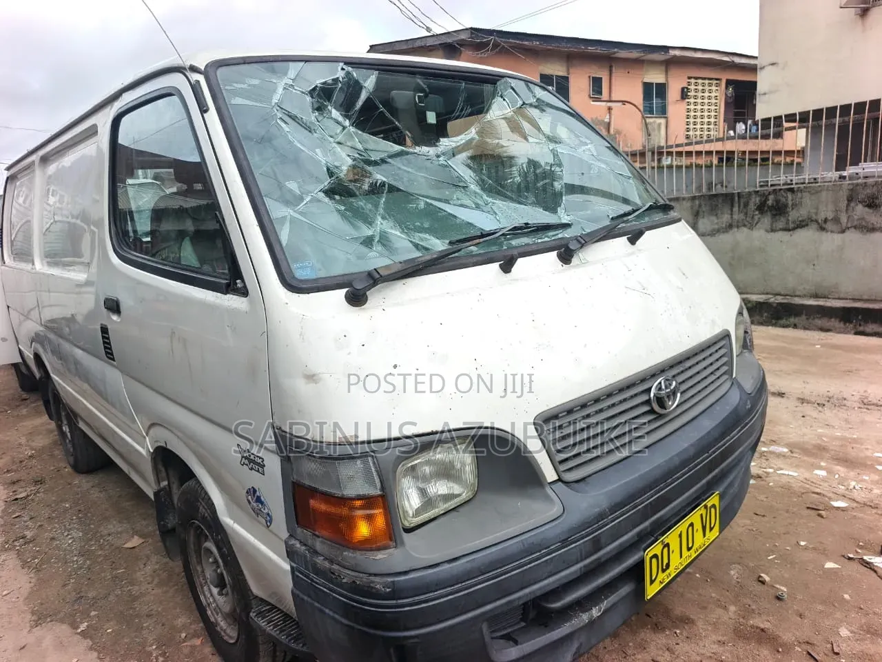 Toyota HiAce 2000 White