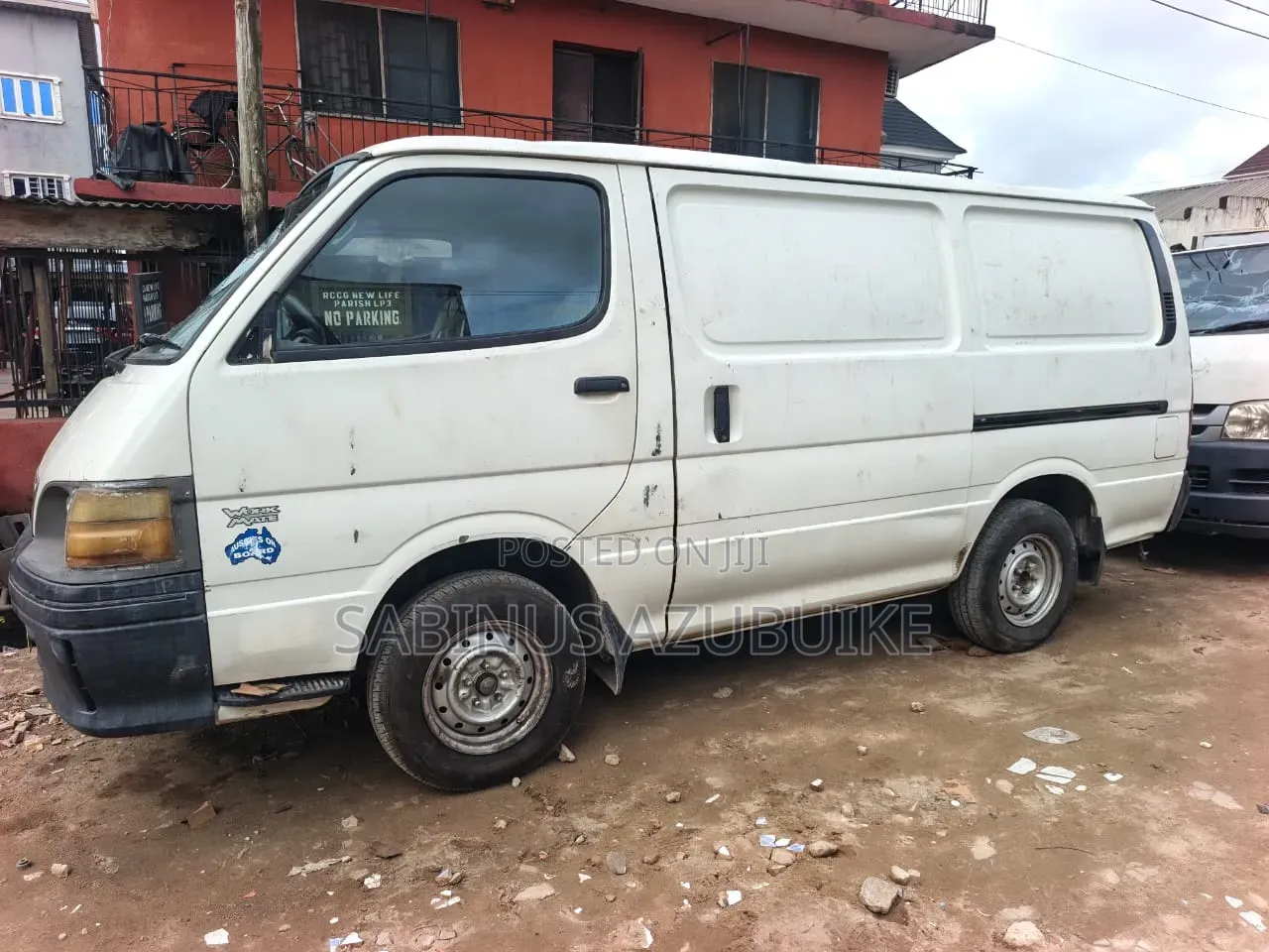 Toyota HiAce 2000 White