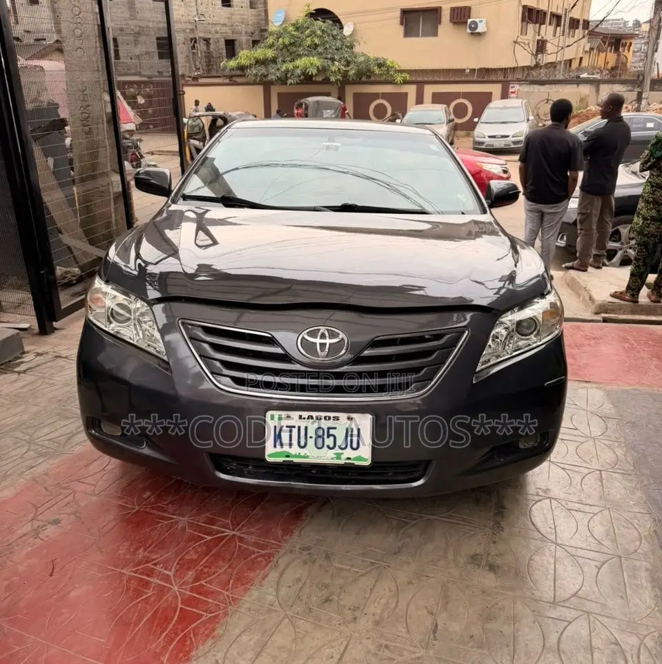 Toyota Camry Base 4dr Sedan (2.4L 4cyl 5M) 2009 Gray