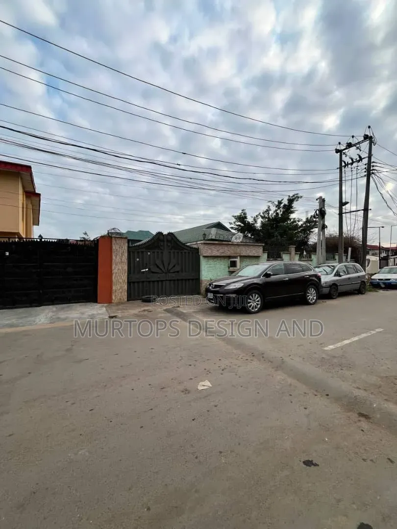 5bdrm Bungalow in Adeniran Ogunsanya for sale