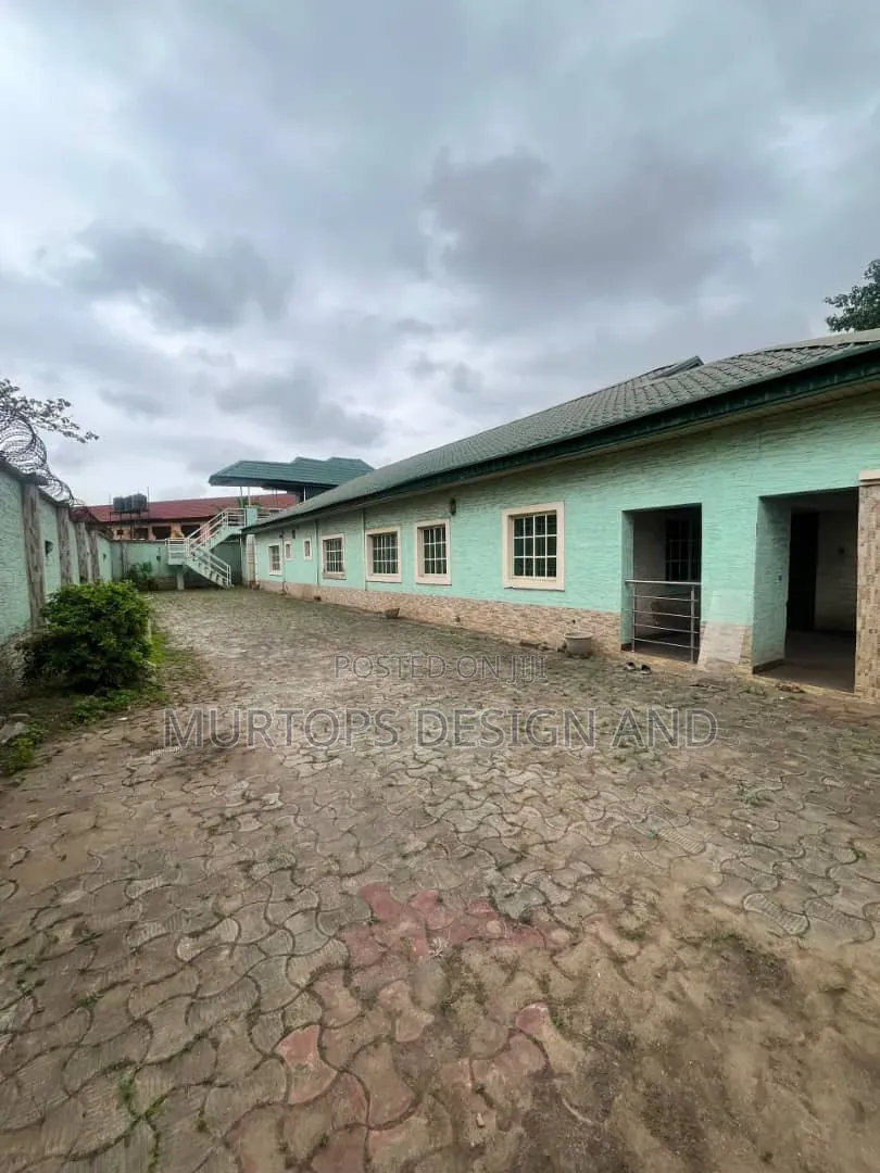 5bdrm Bungalow in Adeniran Ogunsanya for sale