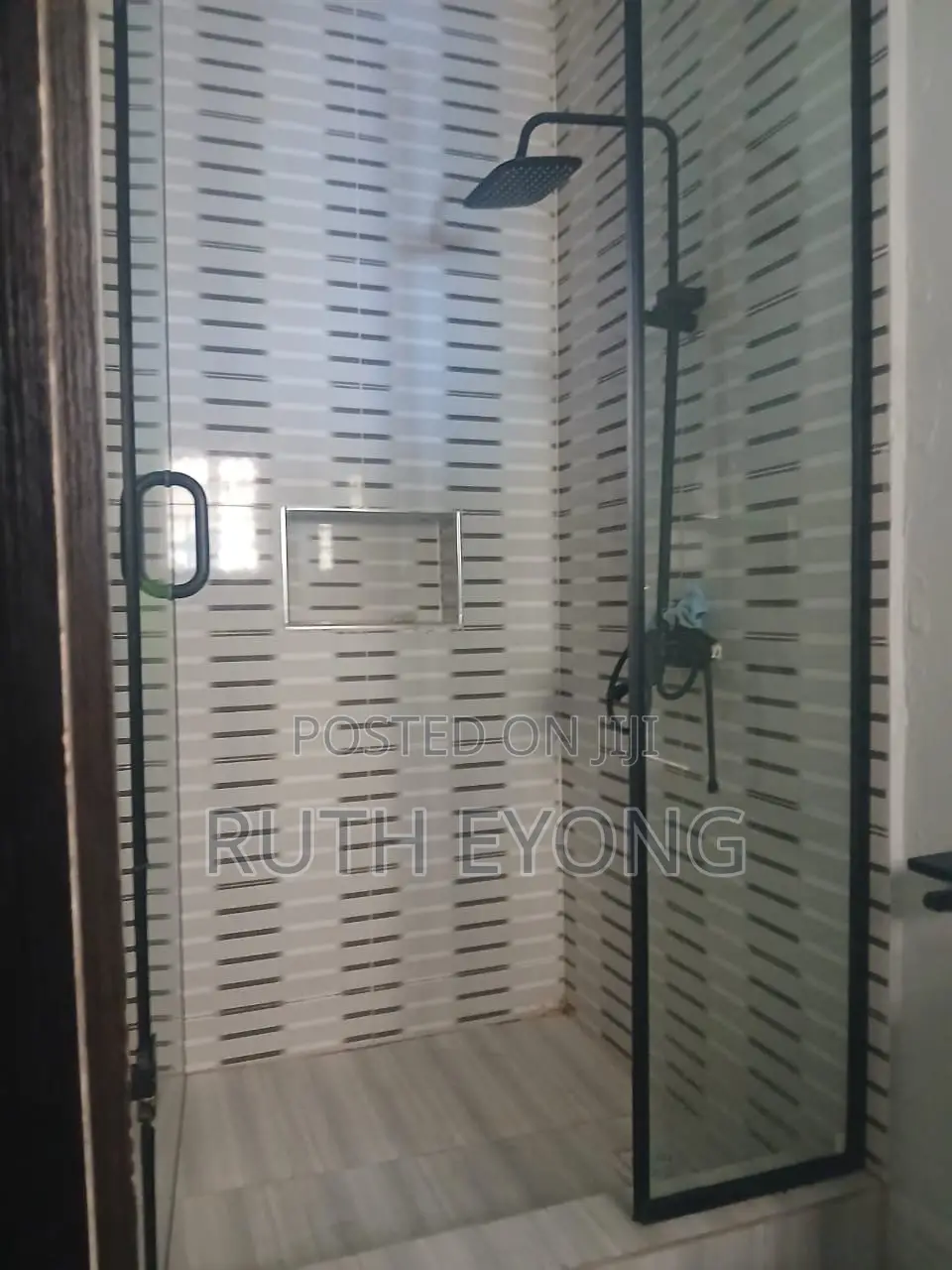 2bdrm Apartment in ๐ฆ๐ถ๐น๐๐ฒ๐ฟ๐๐ฎ๐ธ๐ฒ ๐ฆ๐๐ฟ๐ฒ๐ฒ๐,, Ogombo for rent