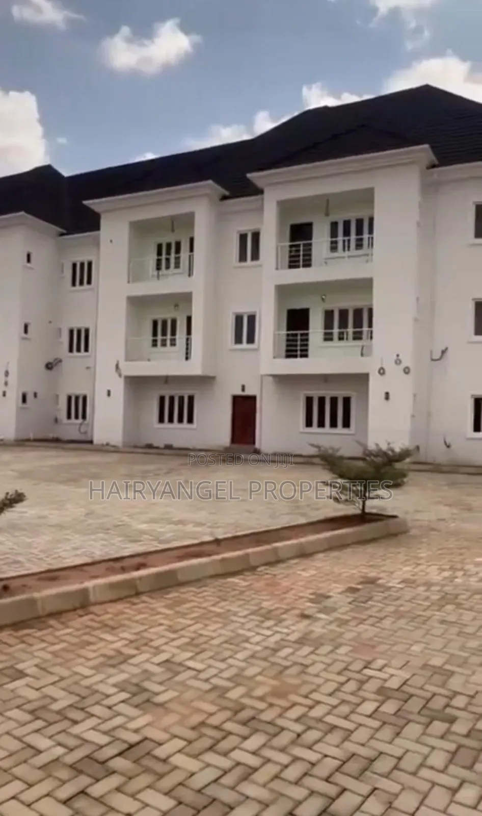 3bdrm Block of Flats in Oshimili North for sale