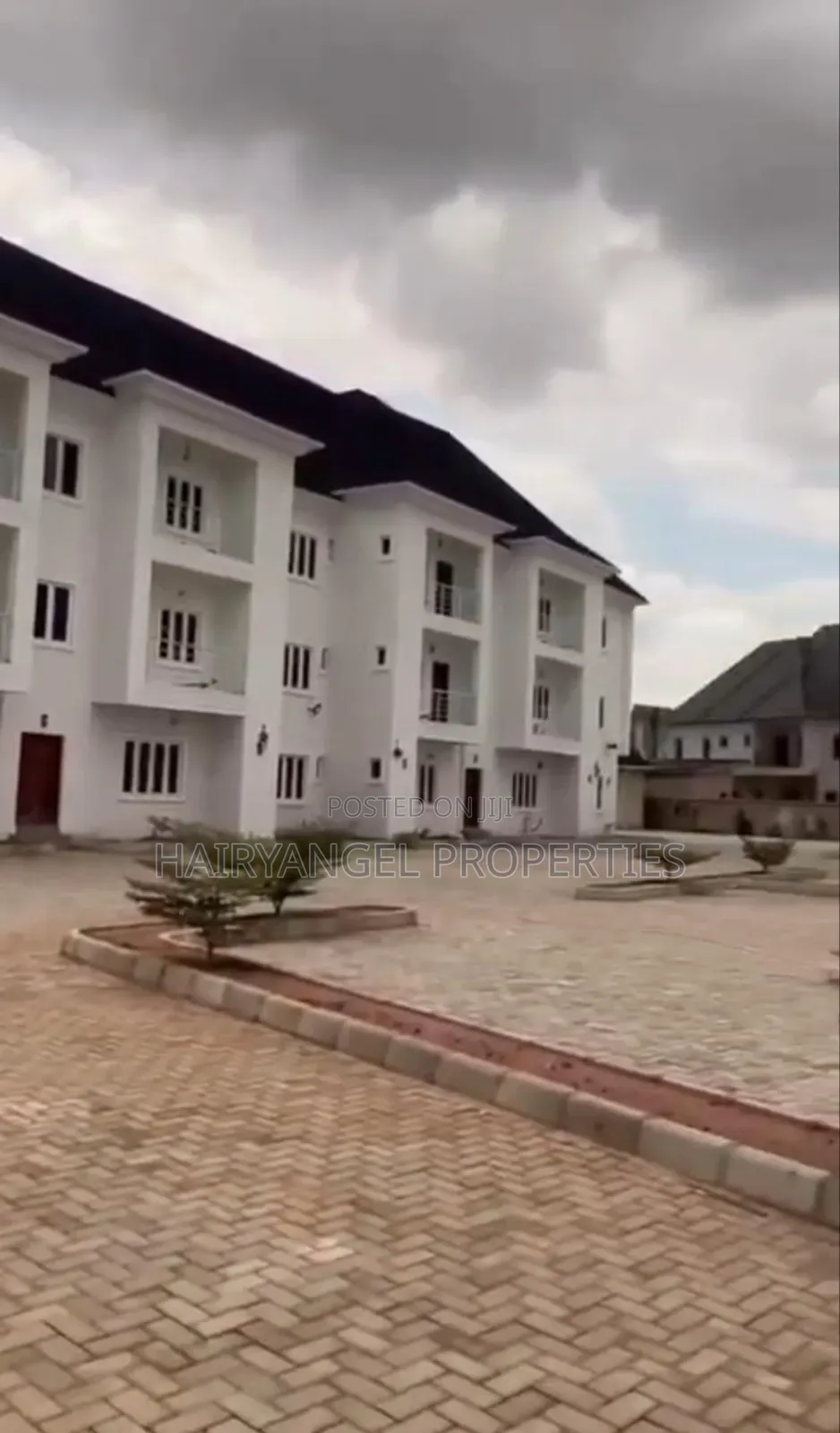 3bdrm Block of Flats in Oshimili North for sale