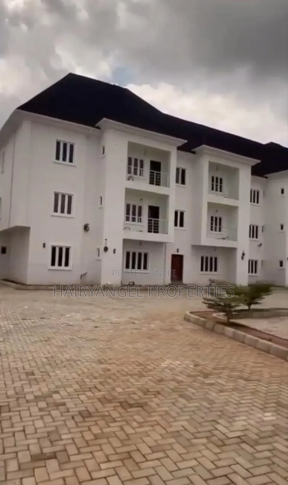 3bdrm Block of Flats in Oshimili North for sale