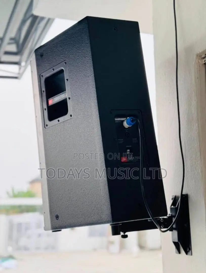JBL SRX715 Hanging 15” Speaker