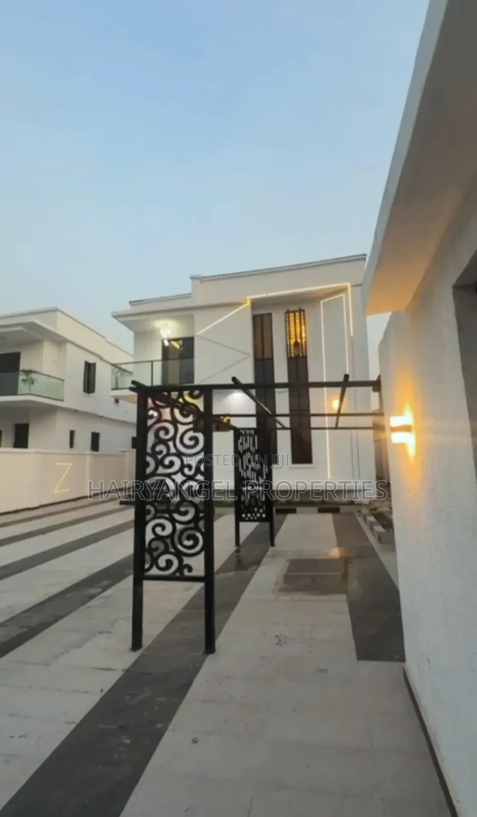 5bdrm Duplex in Oshimili North for sale