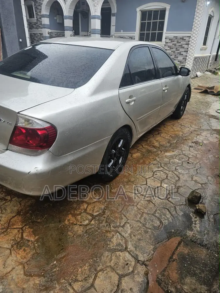 Toyota Camry 2004 Silver