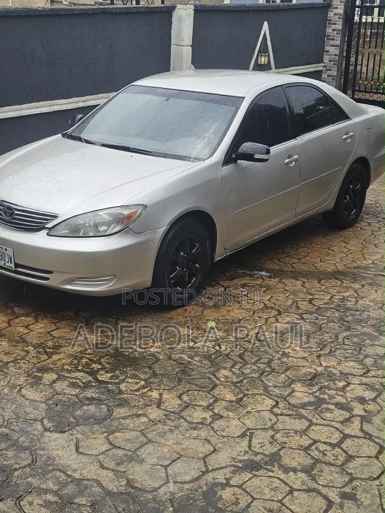 Toyota Camry 2004 Silver
