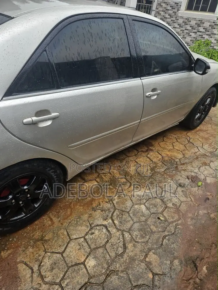 Toyota Camry 2004 Silver