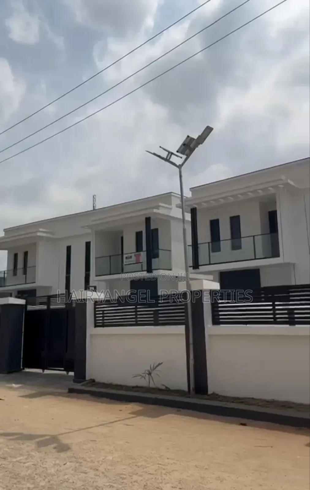 4bdrm Duplex in Oshimili North for sale