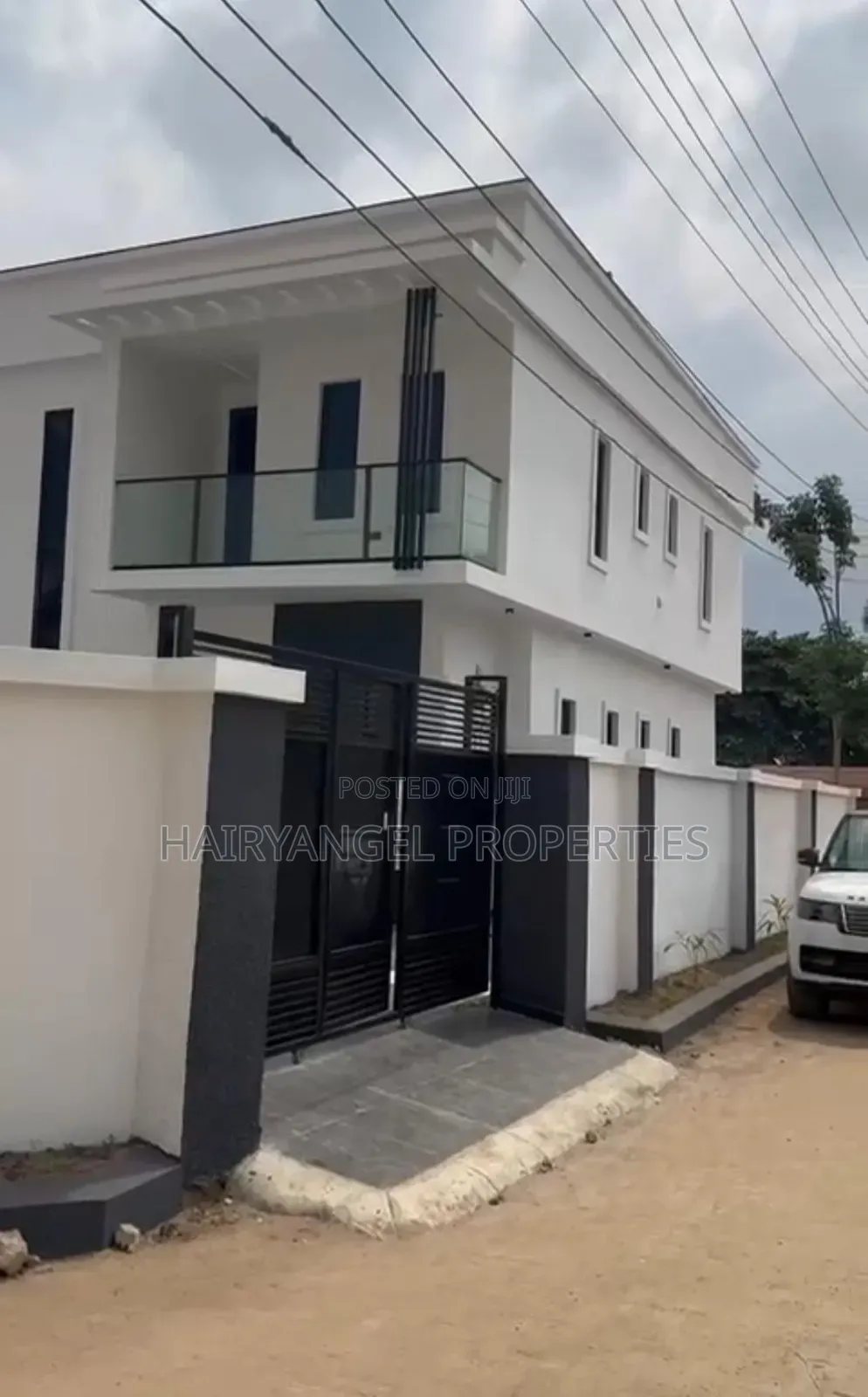 4bdrm Duplex in Oshimili North for sale