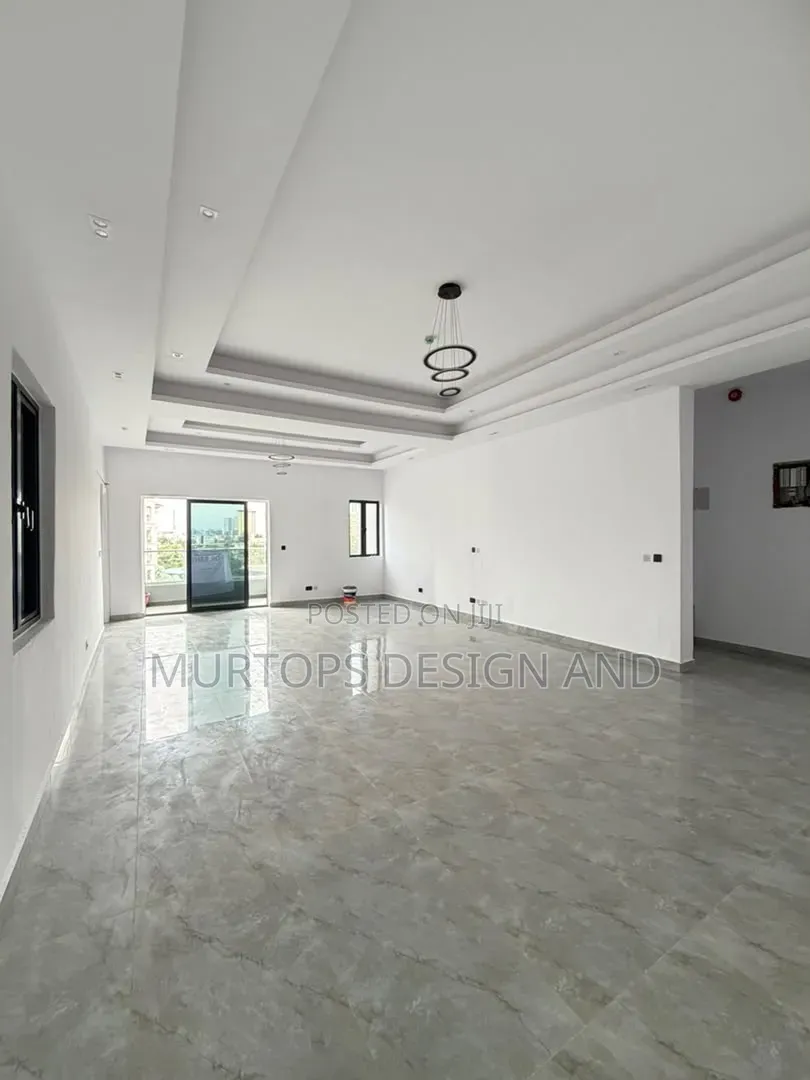3bdrm Apartment in Ademola Adetokunbo for rent