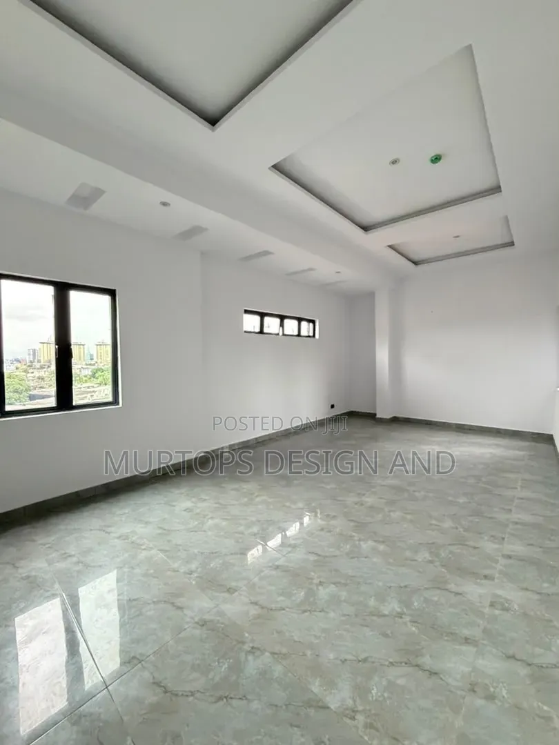 3bdrm Apartment in Ademola Adetokunbo for rent
