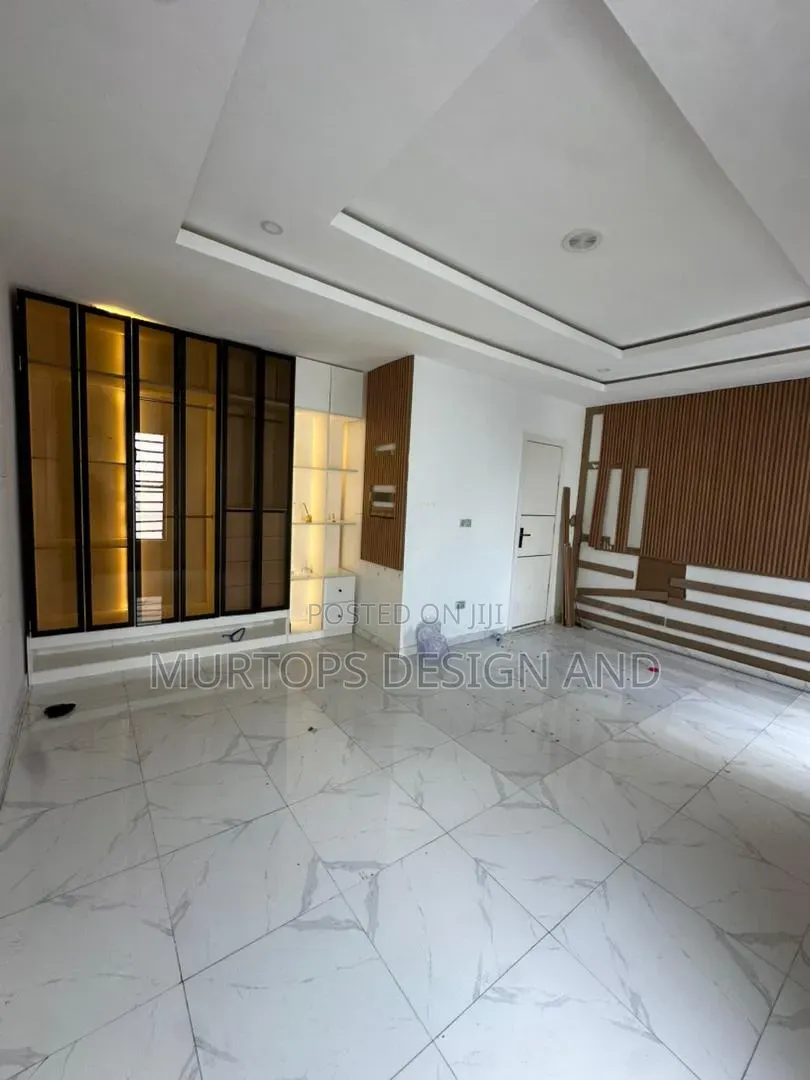 3bdrm Townhouse / Terrace in Ikota Gra for rent