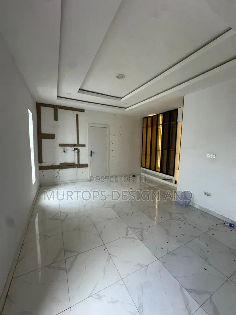 3bdrm Townhouse / Terrace in Ikota Gra for rent