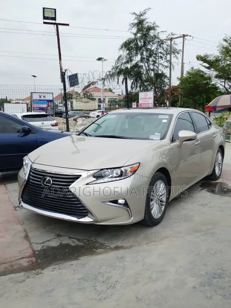 Lexus ES 2016 Gold