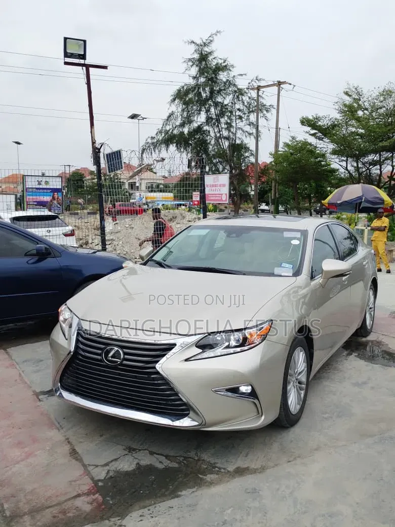 Lexus ES 2016 Gold