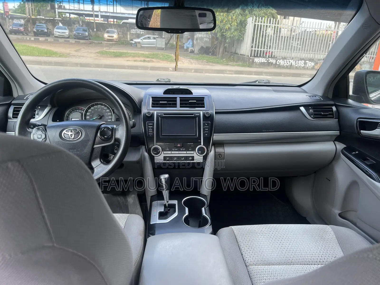 Toyota Camry LE 4dr Sedan (2.5L 4cyl 6A) 2013 Gray