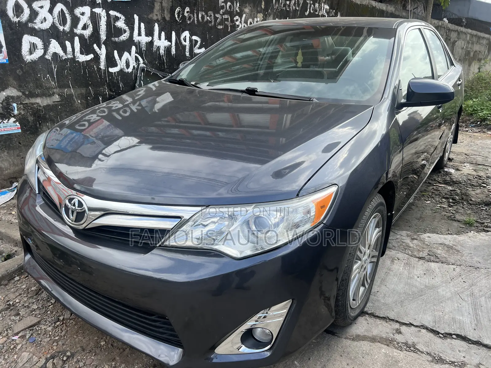 Toyota Camry LE 4dr Sedan (2.5L 4cyl 6A) 2013 Gray