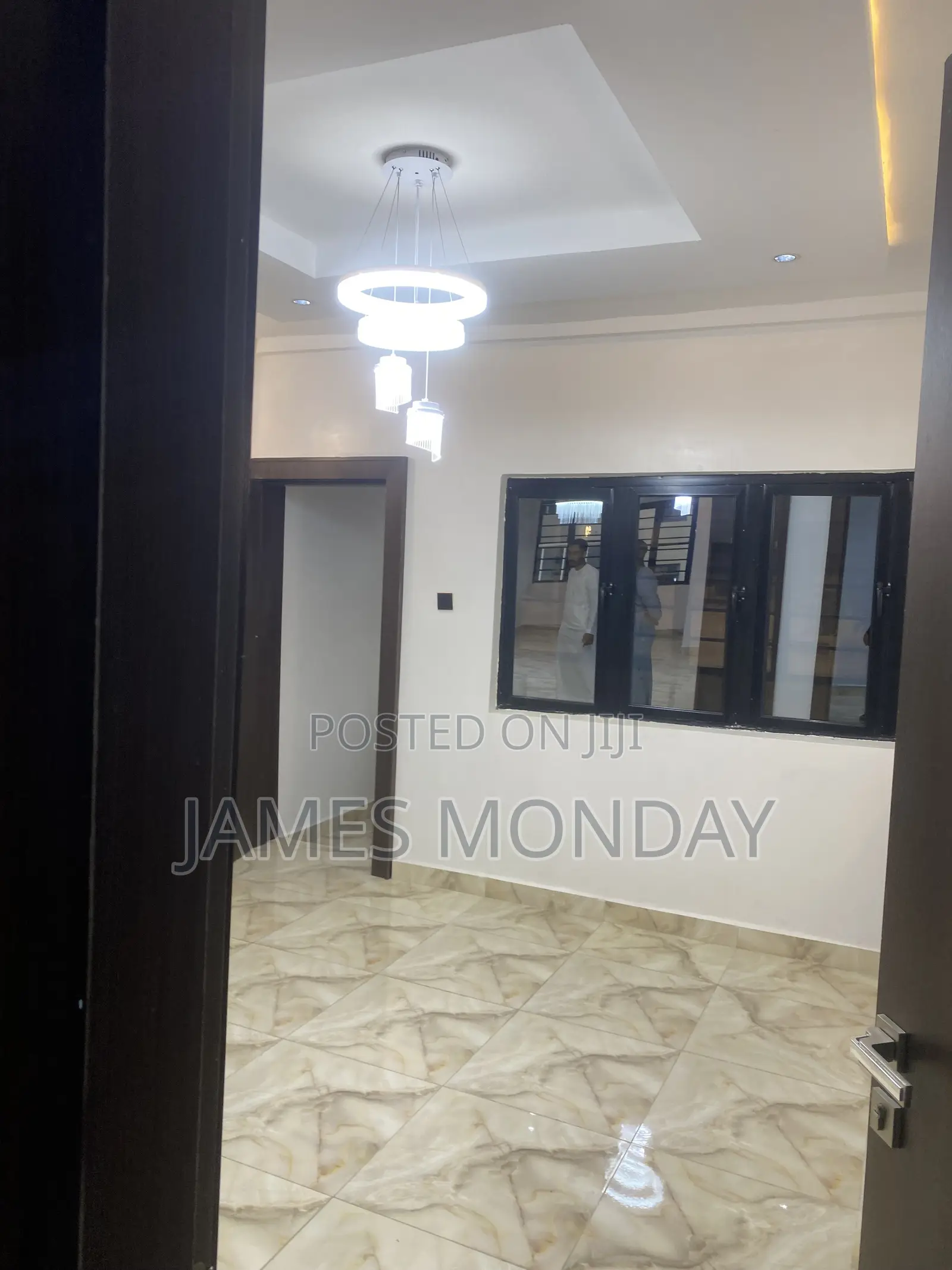 3bdrm Block of Flats in Private Residence, Area 10 for rent
