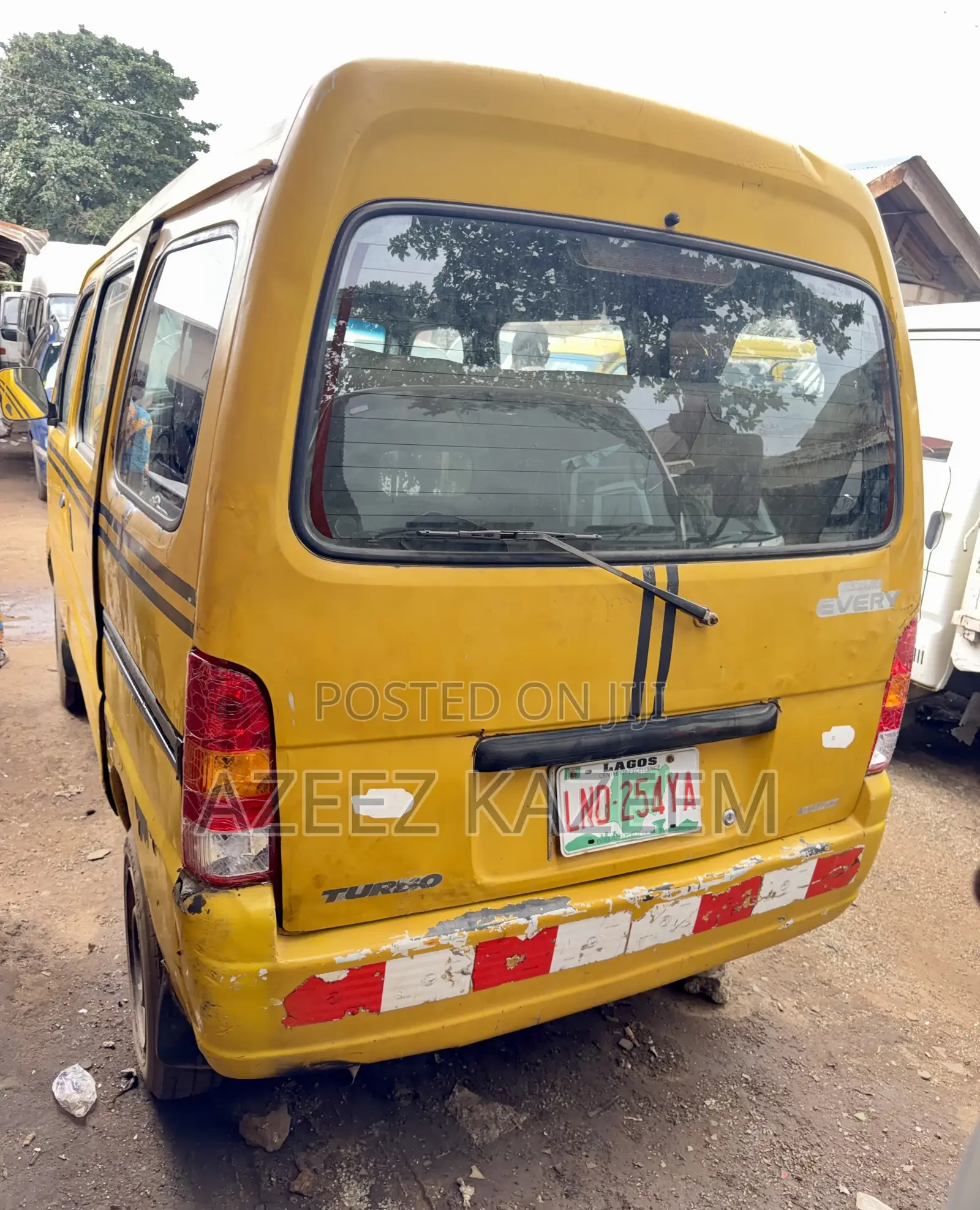 Suzuki APV Minibus 2010 Yellow