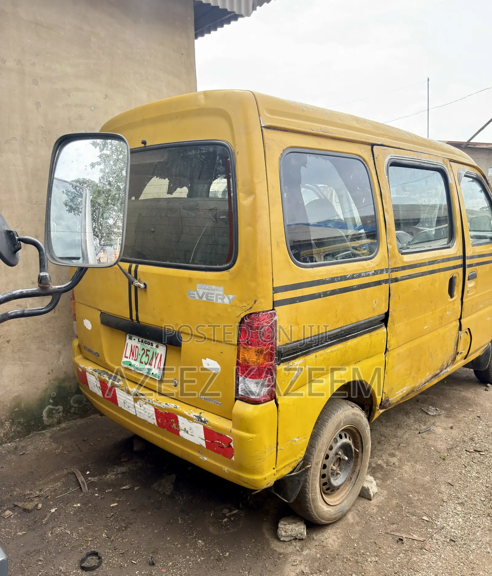 Suzuki APV Minibus 2010 Yellow