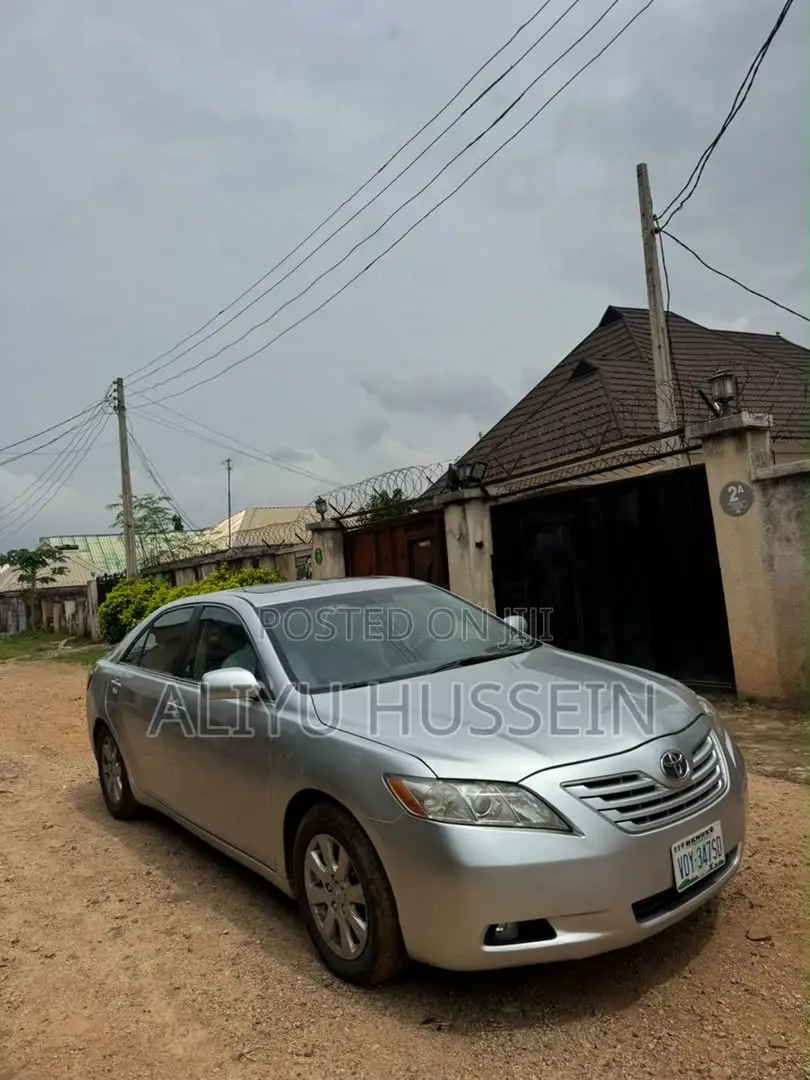 Toyota Camry 2009 Silver