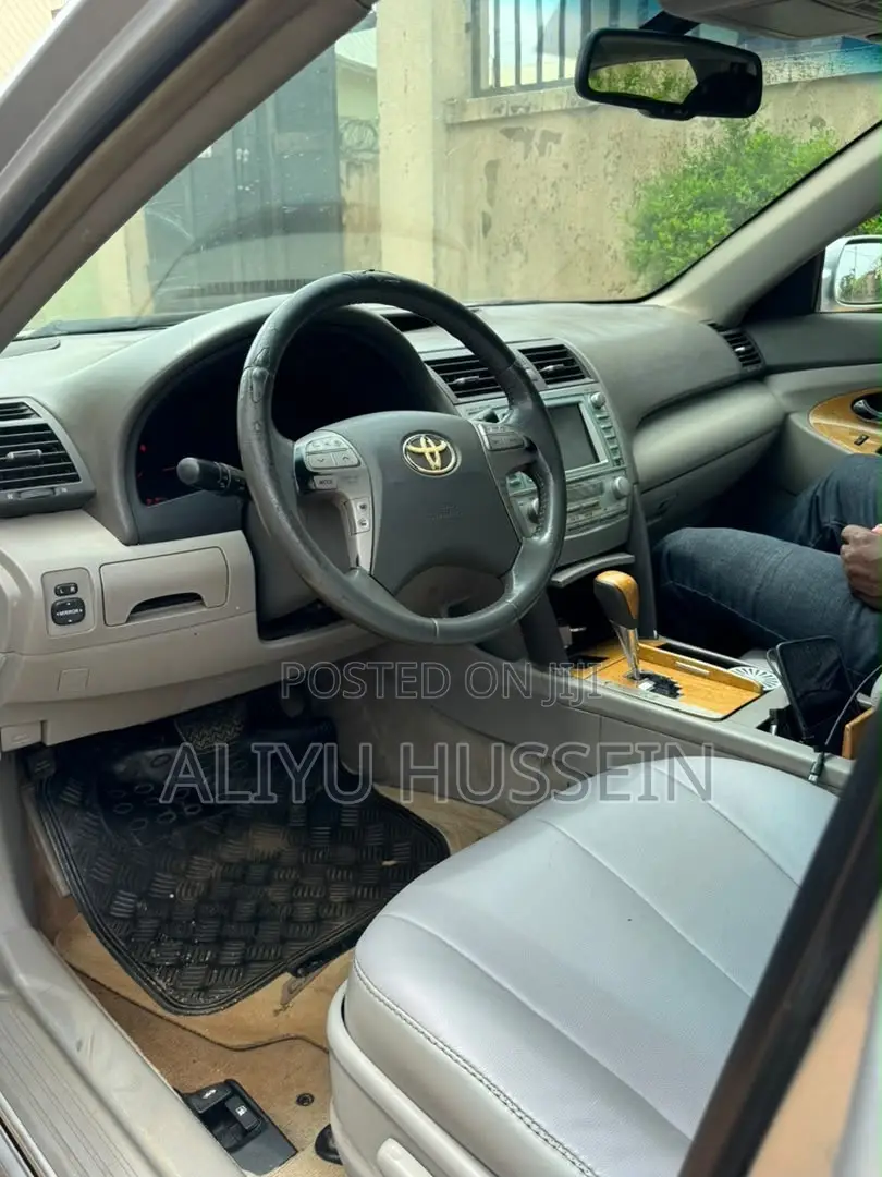 Toyota Camry 2009 Silver