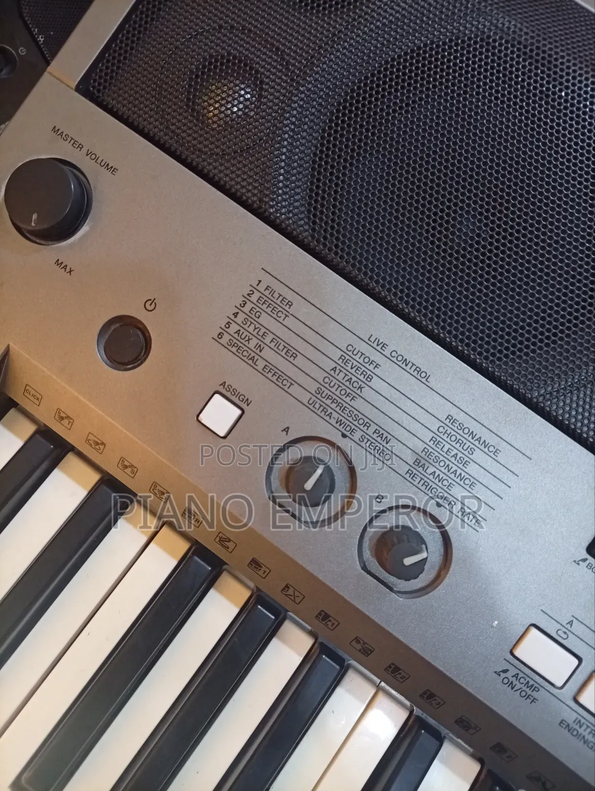 Yamaha PSR-E443 61-Key Keyboard | Excellent Condition